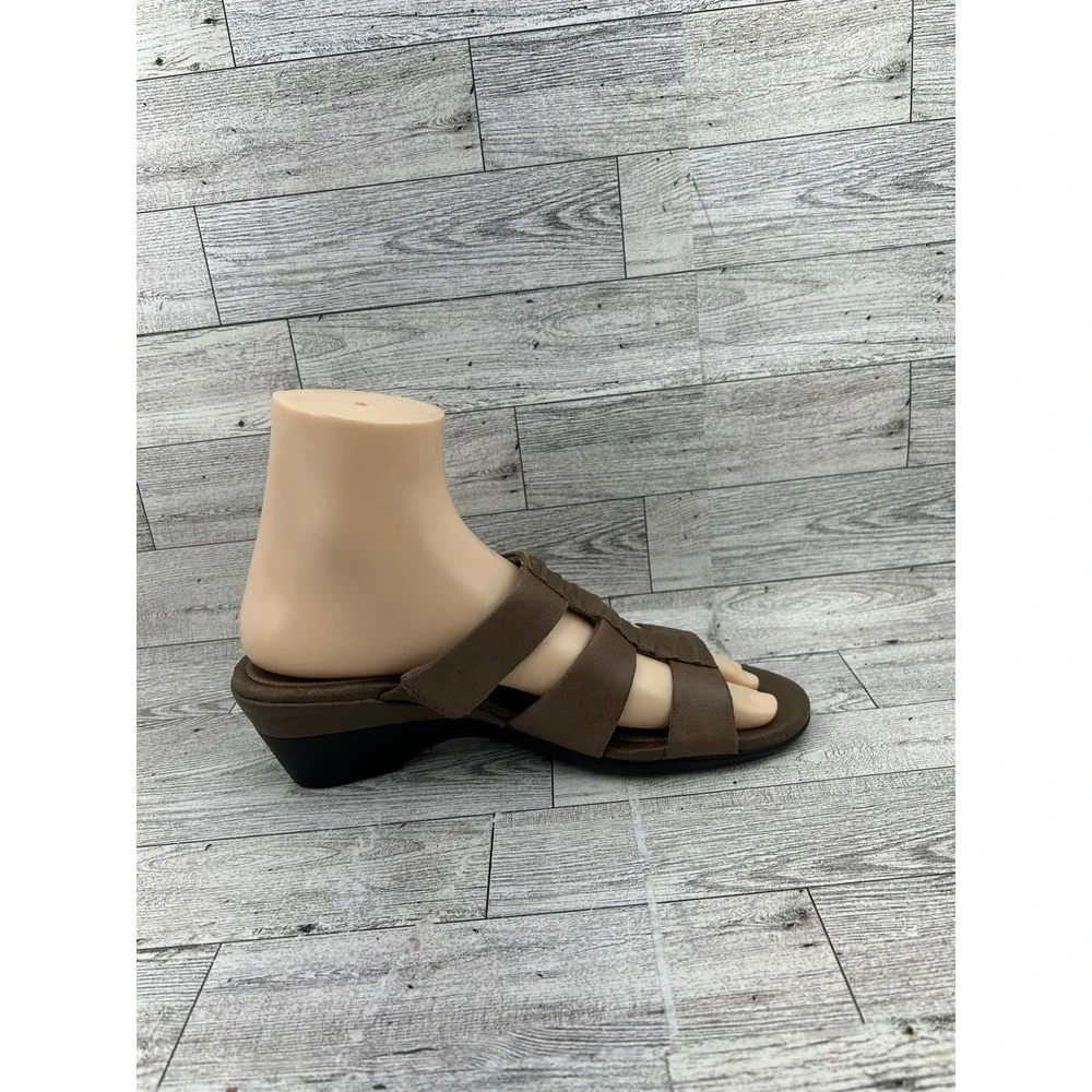 Clarks Bendables Women Size‎ 7M Brown Leather Pleated Wedge Slide Sandals 81069